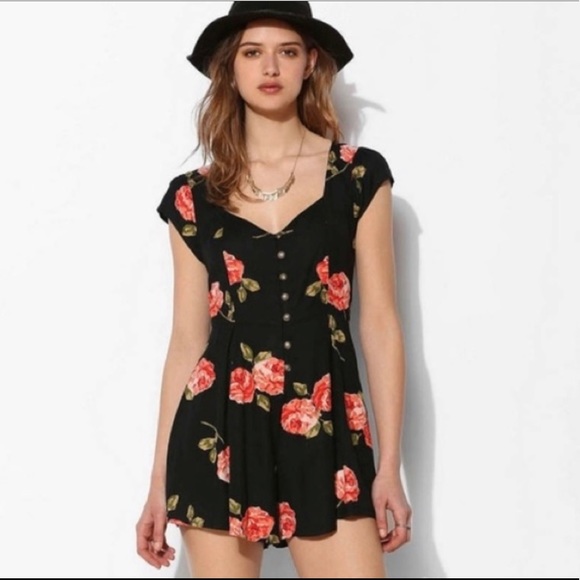 Urban Outfitters Floral Romper - Picture 14 of 14
